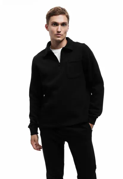 Bluza de trening cu guler ascutit - Negru