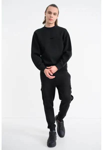 Bluza de trening lejera cu decolteu la baza gatului - Negru