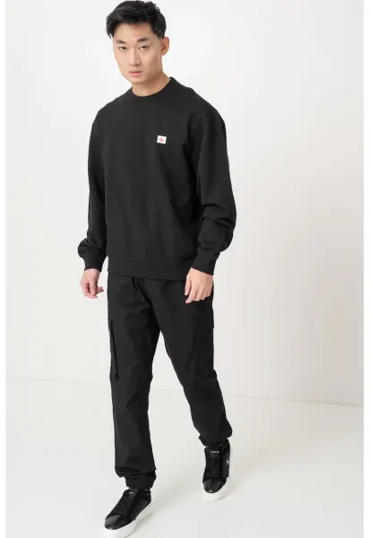 Bluza de trening lejera cu decolteu la baza gatului - Negru