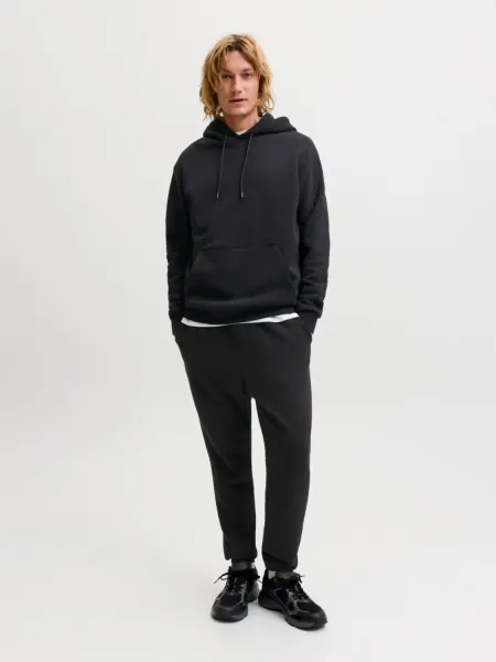 Jack & Jones Set trening barbati, format din hanorac cu gluga, fara fermoar si pantaloni lungi, Relaxed Fit, JJEBRADLEY, Negru (SELECTATI MARIMEA: L)
