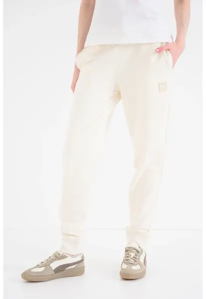 Pantaloni de trening cu aplicatie logo Ess Elevated - Alb fildes