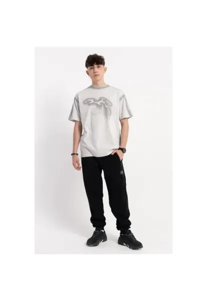 Pantaloni de trening cu buzunare laterale si snur de ajustare -