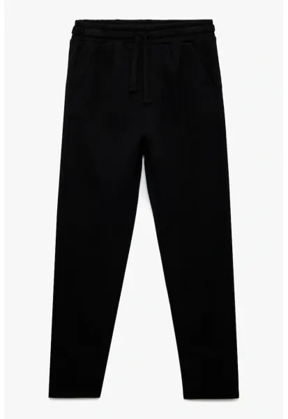 Pantaloni slim fit de trening cu snur - Negru