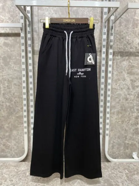 Pantaloni sport , croi larg cu scris pe picior, en-gross