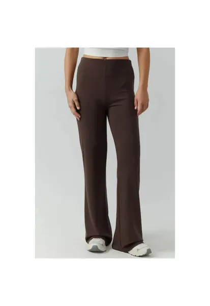 Pantaloni sport dama -  croiala lejera - picior drept - maro cafea - textil