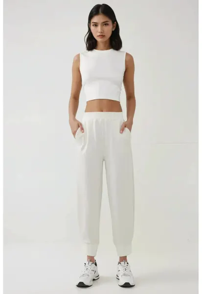Pantaloni sport dama  talie elastica - design modern - culoare natur - material textil