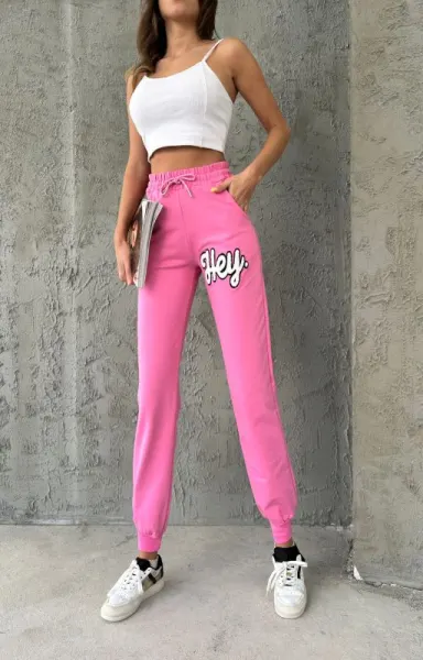 Pantaloni sport pentru femei, uni, cu model brodat Hey, Roz neon