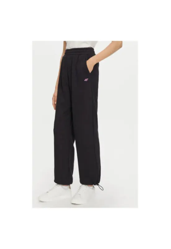 Pantaloni trening 4FWAW24TTROF0839 Negru Loose Fit - Bumbac - Negru