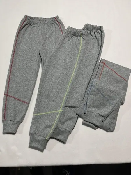Pantaloni trening