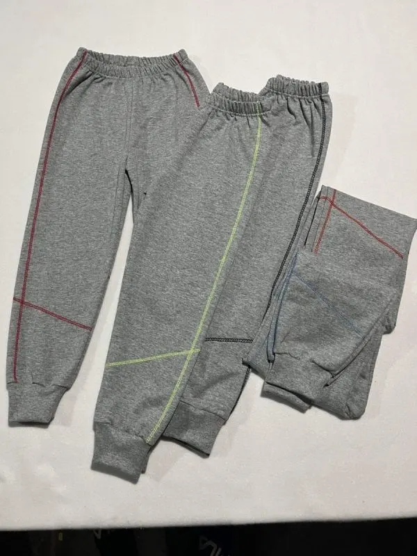 Pantaloni trening