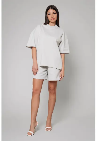Set de tricou supradimensionat si pantaloni scurti - 2 piese - Gri deschis